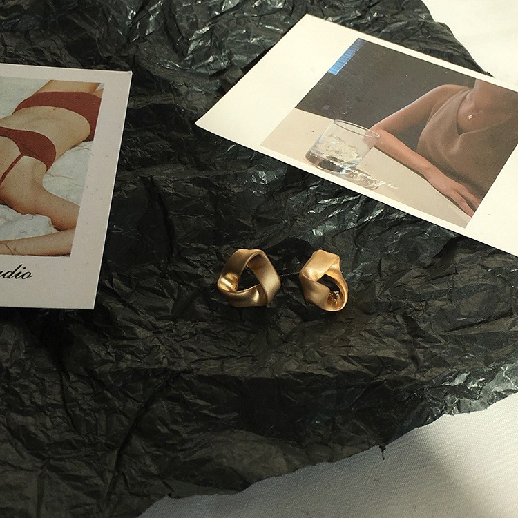 Bông Tai Hợp Kim Hình Tam Giác Không Gây Dị Ứng A63