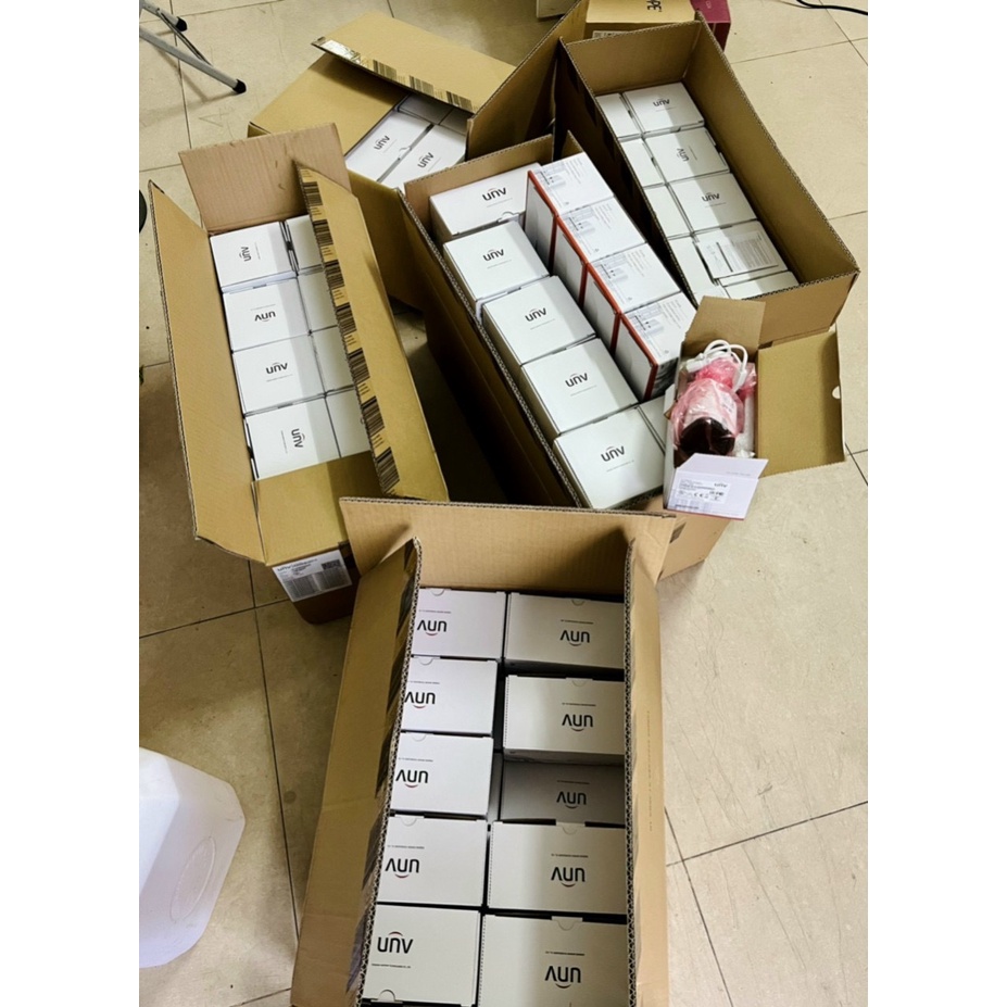 Camera IP THÂN 2MP UNV IPC2122LR3-PF40-E có POE