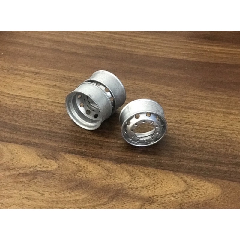 Bánh xe tải mô hình tỷ lệ 1/24
