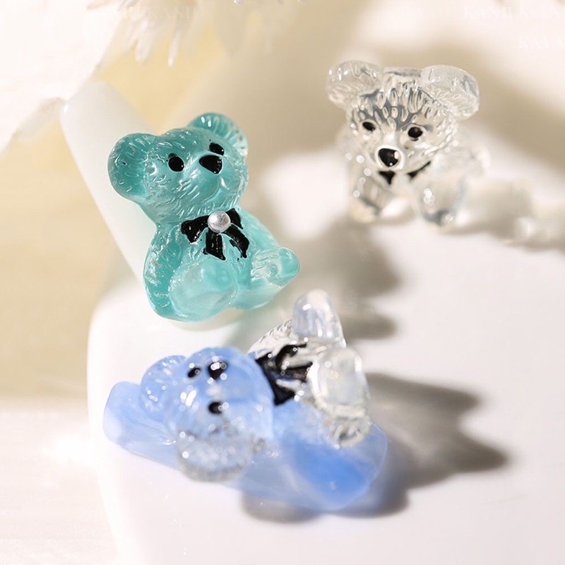 Charm gấu nhựa trong trang trí móng