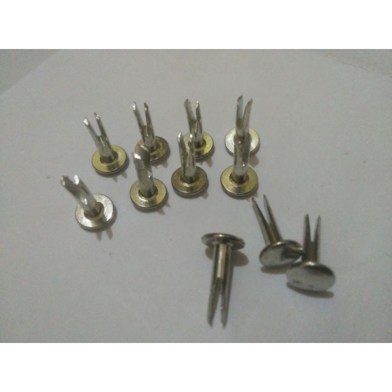 Dây đai cố định mũ bảo hiểm gắn đinh tán tiện dụng