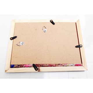 Khung Hình 20 x 25cm ( Khung ảnh gỗ thông ghép góc cánh dơi )