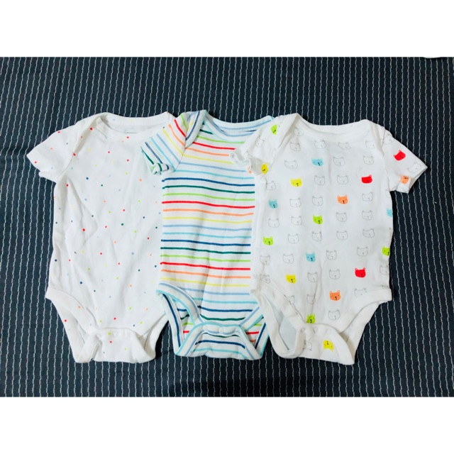 Set 3 Bodysuit của Gap( auth)