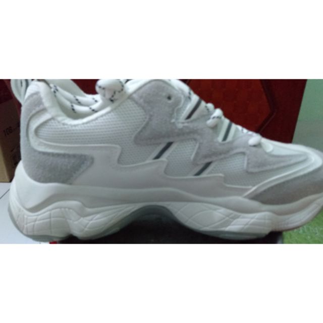 Giày nữ độn đế size 40