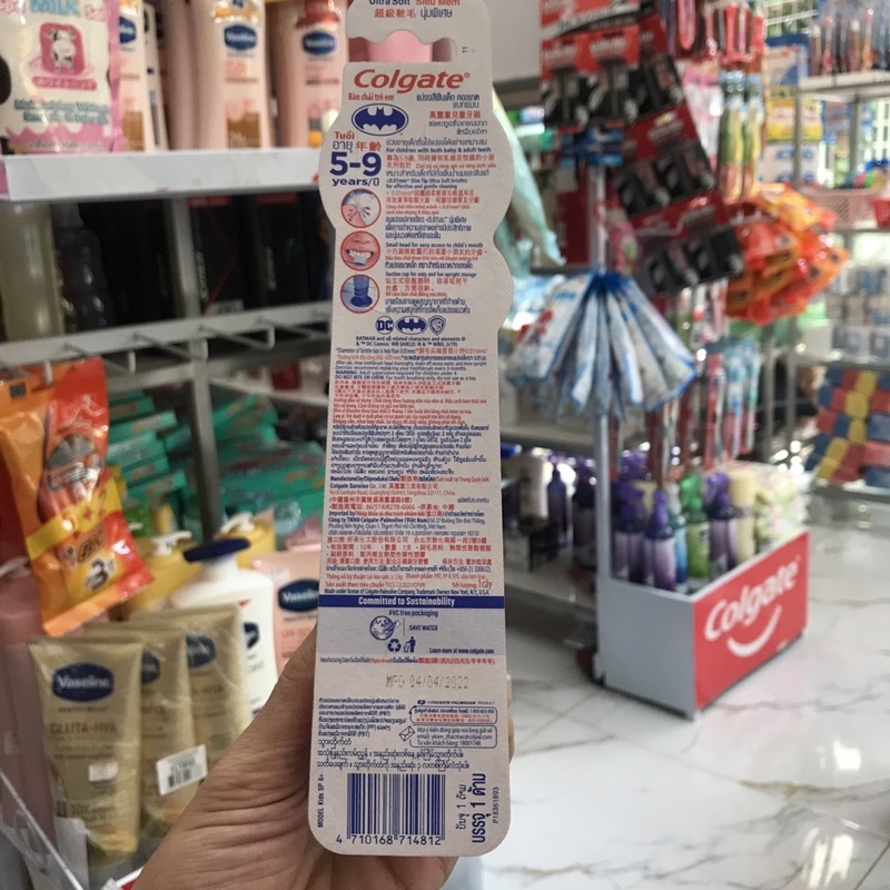 Bàn chải cho bé 5-9 tuổi Colgate Batman siêu mềm