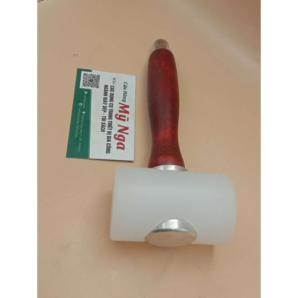 Búa nhựa cán gỗ nâu đỏ - dụng cụ làm đồ da