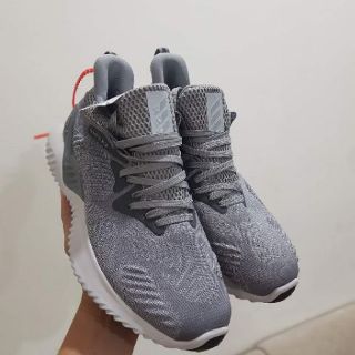 Giày thể thao Alphabounce