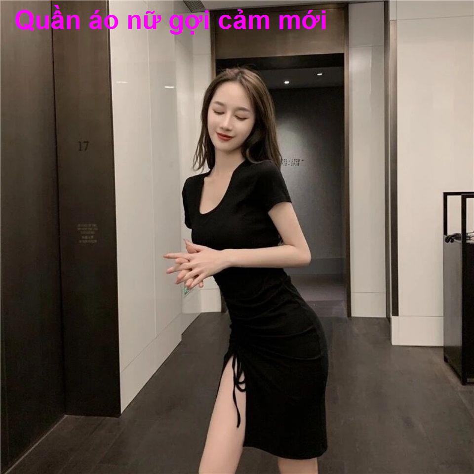 Douyin tính khí của phụ nữ mùa hè mới ngắn tay màu đen váy xẻ sexy là mỏng, cẩn thận máy túi đeo hông [đăng v