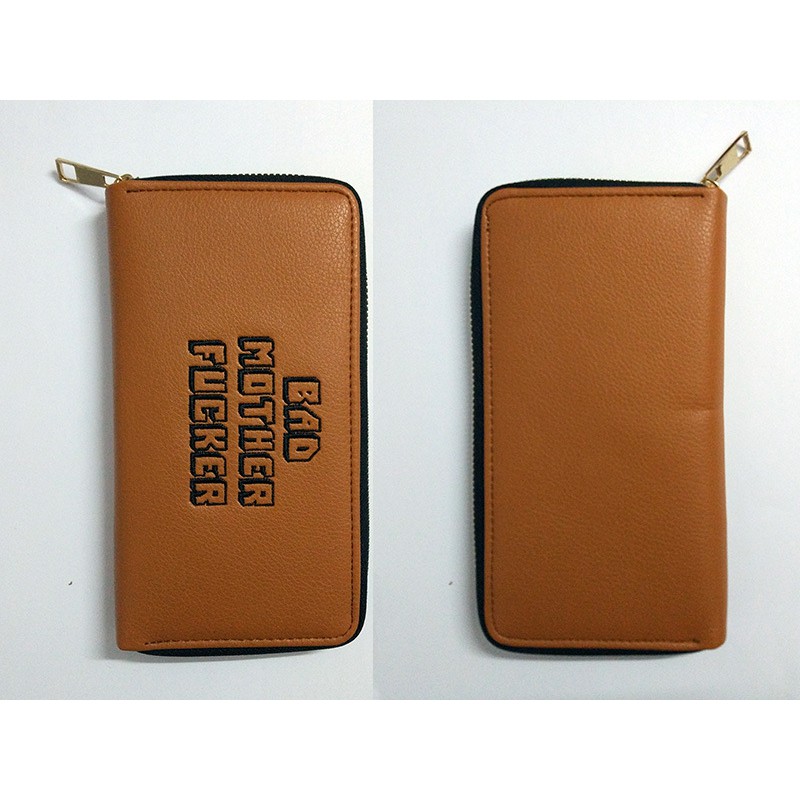 Ví da pu in họa tiết trong phim your mother đầy cá tính