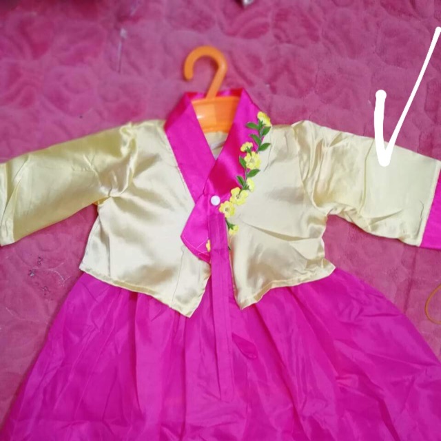 Bộ hanbok cho bé gái 