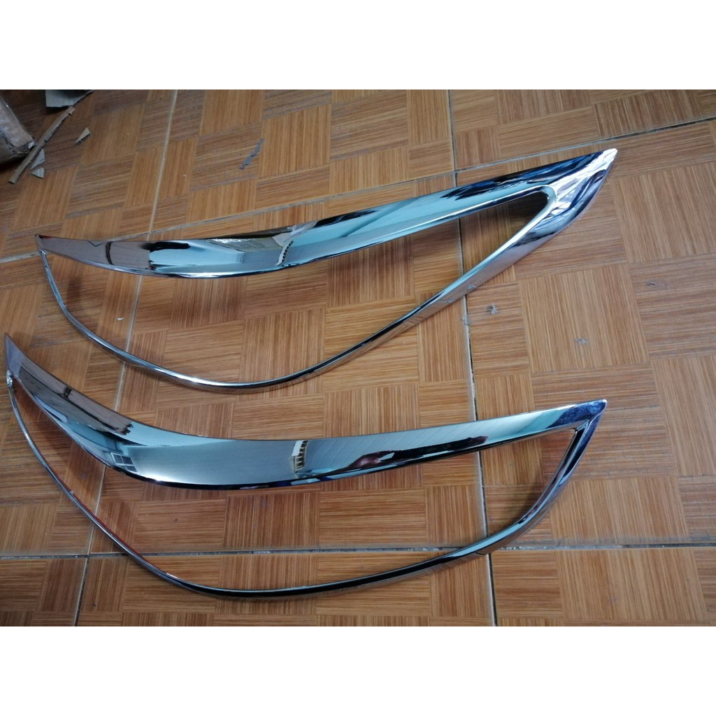 Bộ ốp viền đèn Pha mạ crom sáng Bóng Cho xe Hyundai Accent 2018-2020