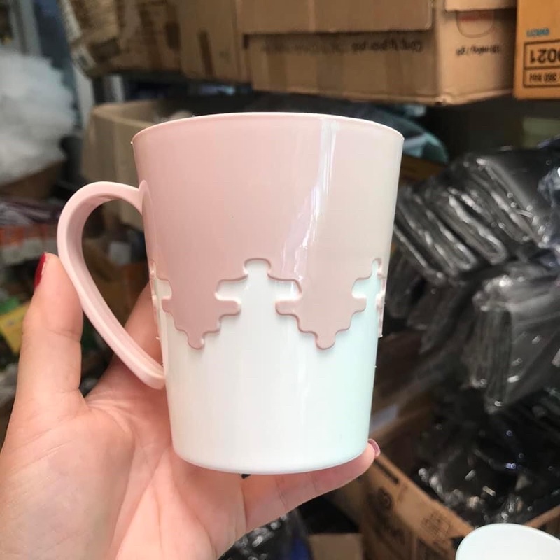 Cốc nhựa 2 màu - cốc uống nước , cốc đánh răng có quai mã 6266