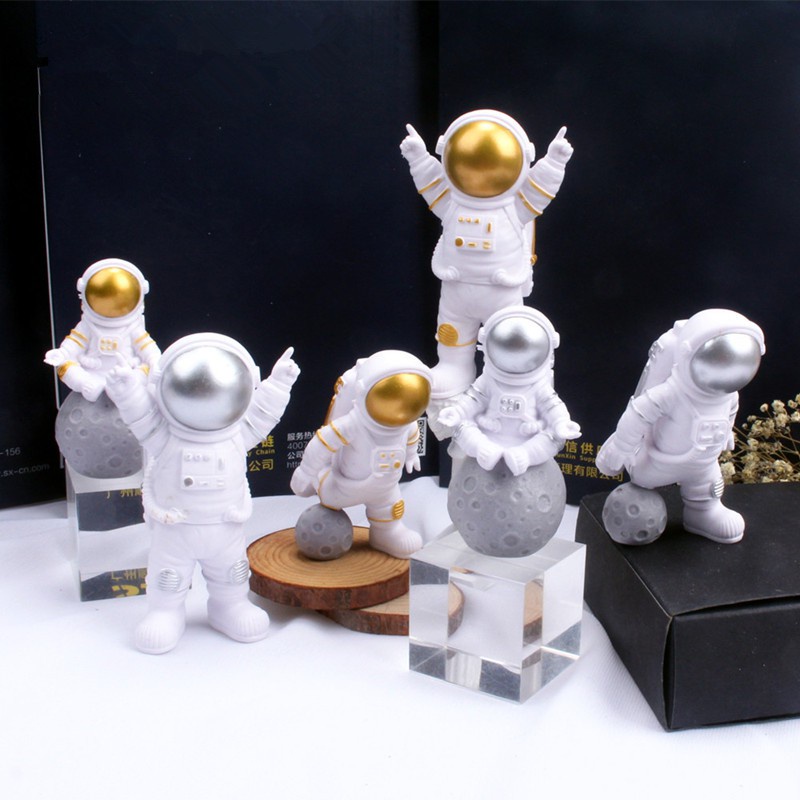 3pcs Astronaut Toy Figures Figurine Outer Space Astronaut Prentend Play Toys Gifts for Birthday Party Kids Boys