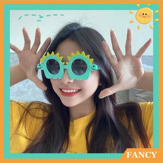 Kính mát kiểu dáng ngộ nghĩnh xinh xắn