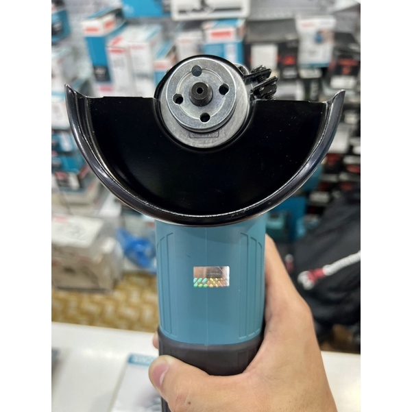 Máy mài góc cầm tay bằng điện Makita M0900B