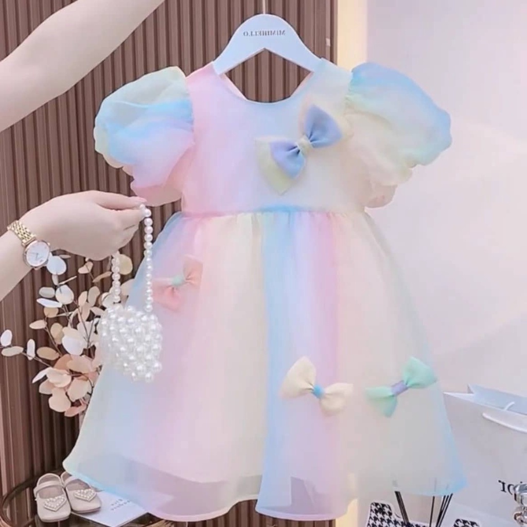 Váy công chúa cầu vòng xinh tươi cho bé gái