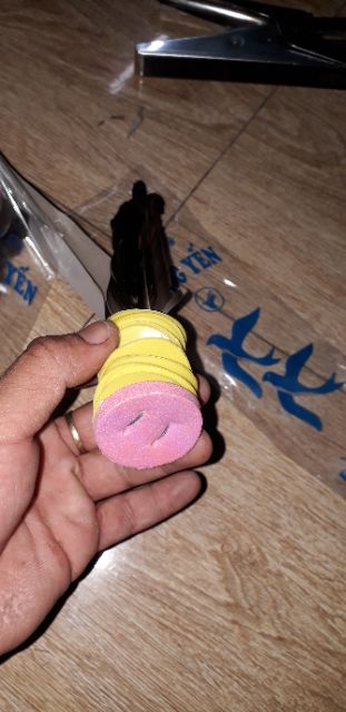 Trái cầu lông dùng để đá song yến loại nhì