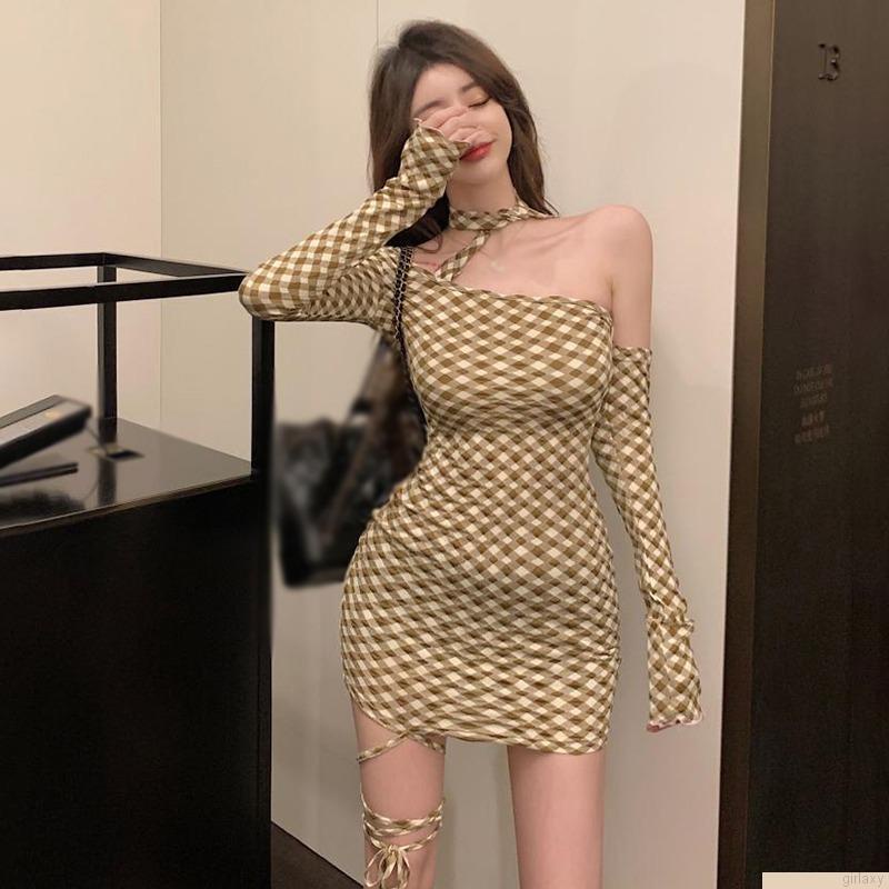 Váy body tay dài cổ yếm họa tiết caro phong cách Hàn Quốc