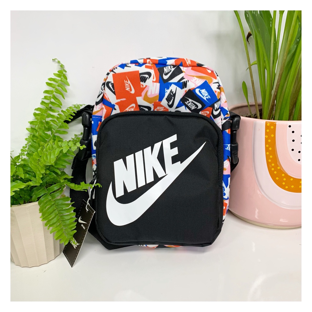 Túi Ni.Ke Đeo Chéo Màu Nổi Bật 4 Mẫu Lựa Chọn