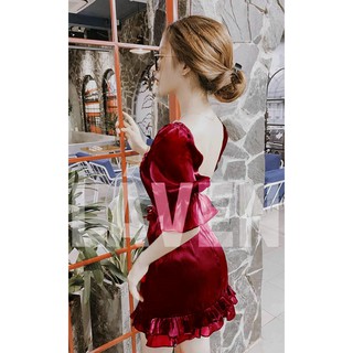 Đầm lụa satin tay phồng cổ vuông đan dây lưng, chân váy xếp ly xinh lung linh