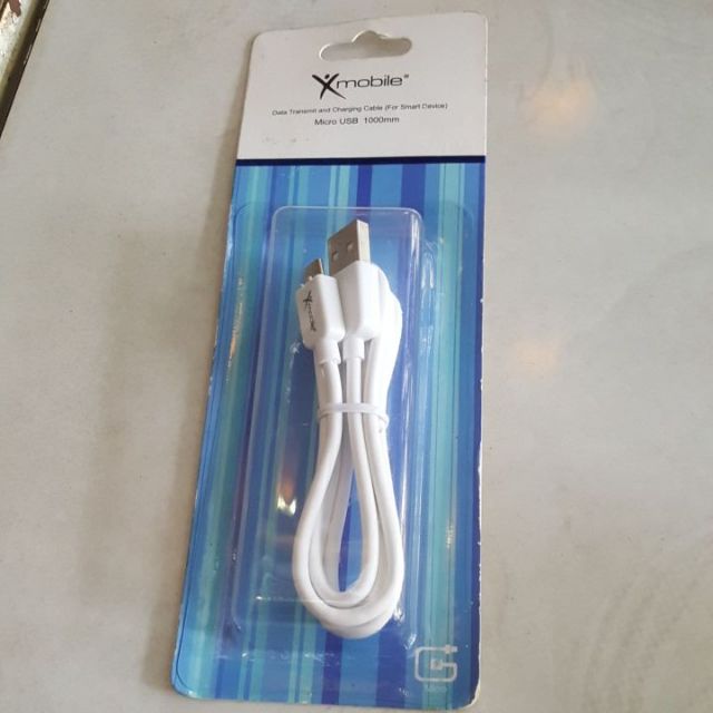 Cáp micro usb thương hiệu được sản xuất bởi hãng pisen màu trắng