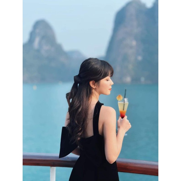 Đầm dự tiệc dáng xòe dây cổ nơ lưng vải nhung Kana Dress