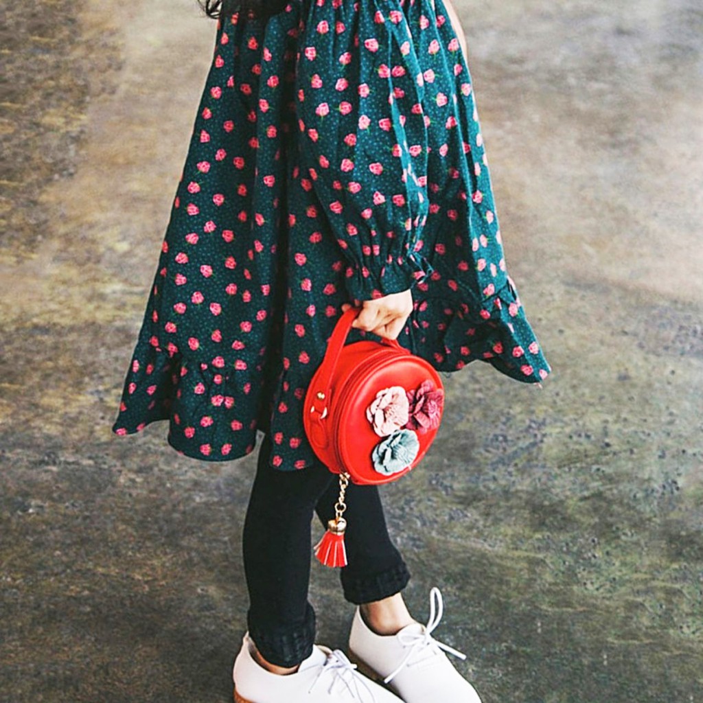 Túi đeo cho bé dạng tròn đính hoa trà thời trang BBShine – TX004