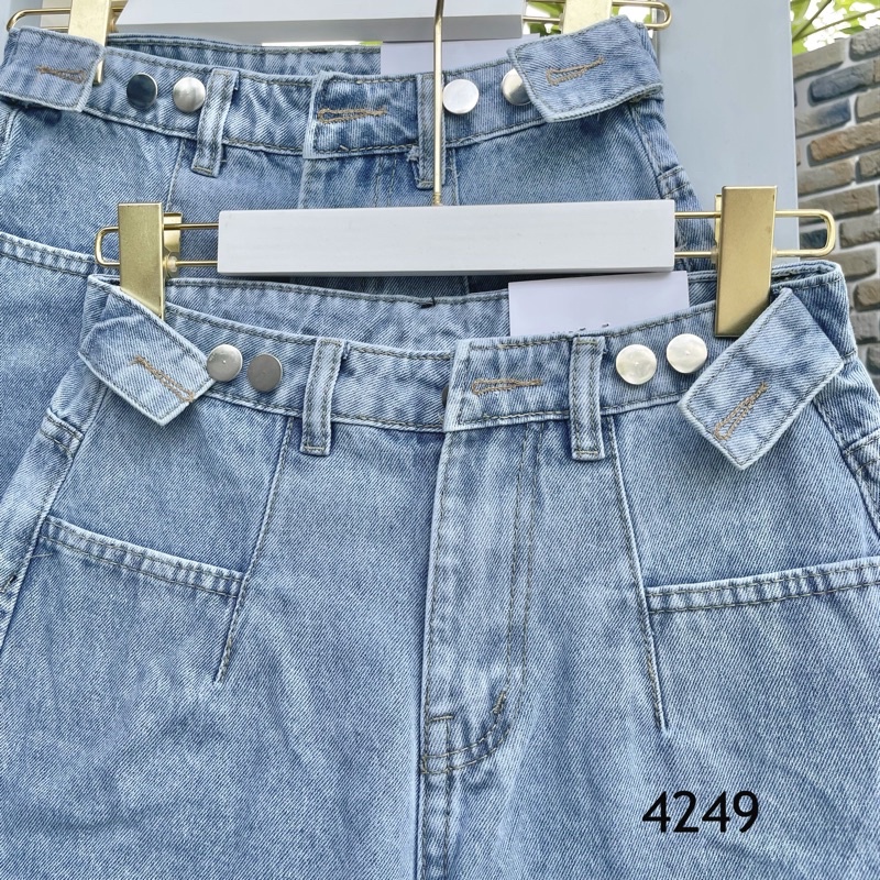 Quần sọt jean nữ ống rộng màu trắng, xanh nhạt. Nút lưng thay đổi linh hoạt theo eo Ms 4269 | WebRaoVat - webraovat.net.vn