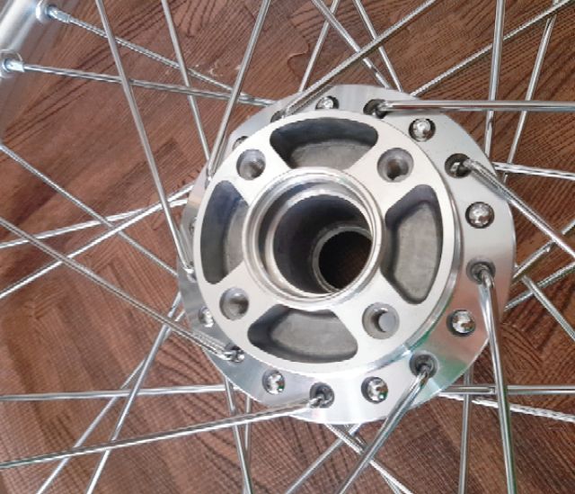 Bánh căm RAIDER SATRIA niềng nhôm BANZAI trước 1.4 sau 1.6căm đùm mạ crom kèm 2 đĩa trước và sau như hình