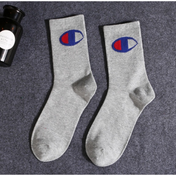 Vớ Champion cao cổ Nam Nữ phong cách thể thao, năng động.