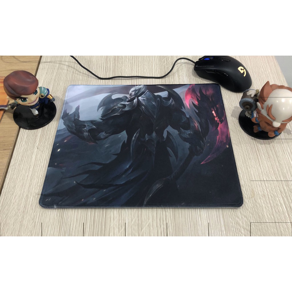 Lót chuột game Liên Minh Huyền Thoại size 26x21,30x35 đa dạng mẫu mã