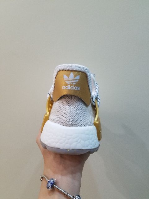 Giày thể thao human gold