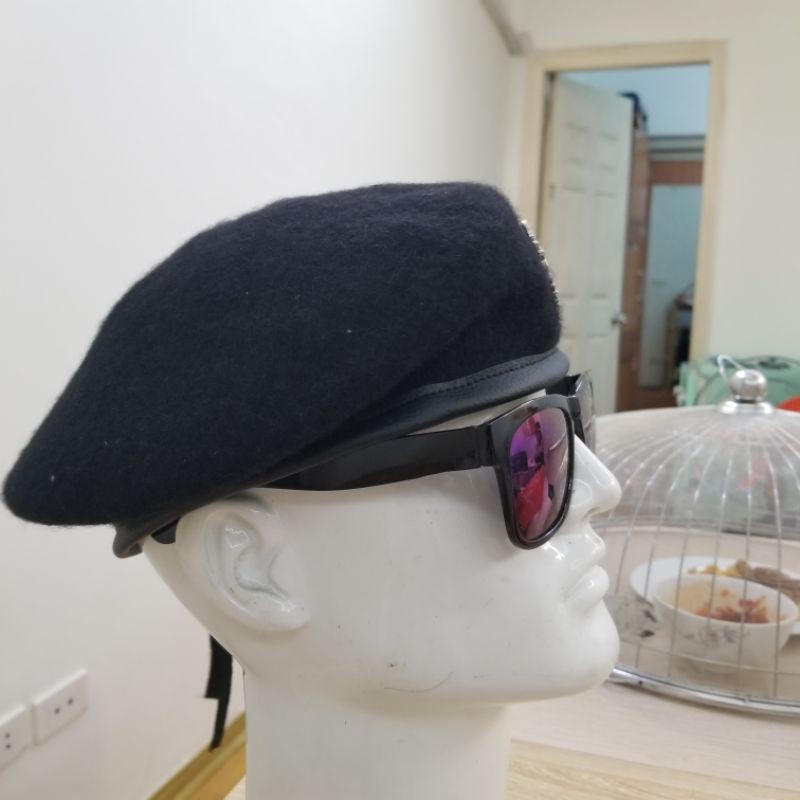 Mũ nồi nón beret phong cách mỹ logo kim loại