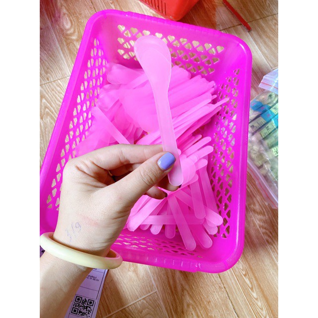 Thìa Nhựa Đắp Mặt Nạ