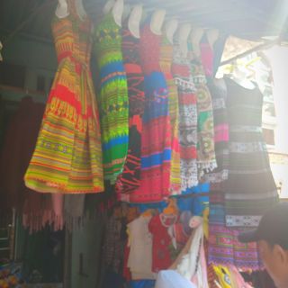 Bán váy dân tộc