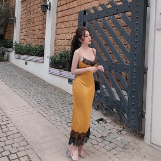 Váy lụa viền ren