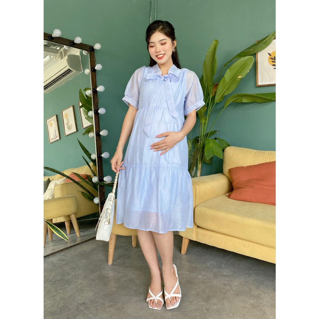 Đầm Bầu đen cổ sen viền sang chảnh