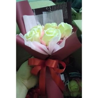 Bó hoa sáp 5 bông( ảnh tự chụp )