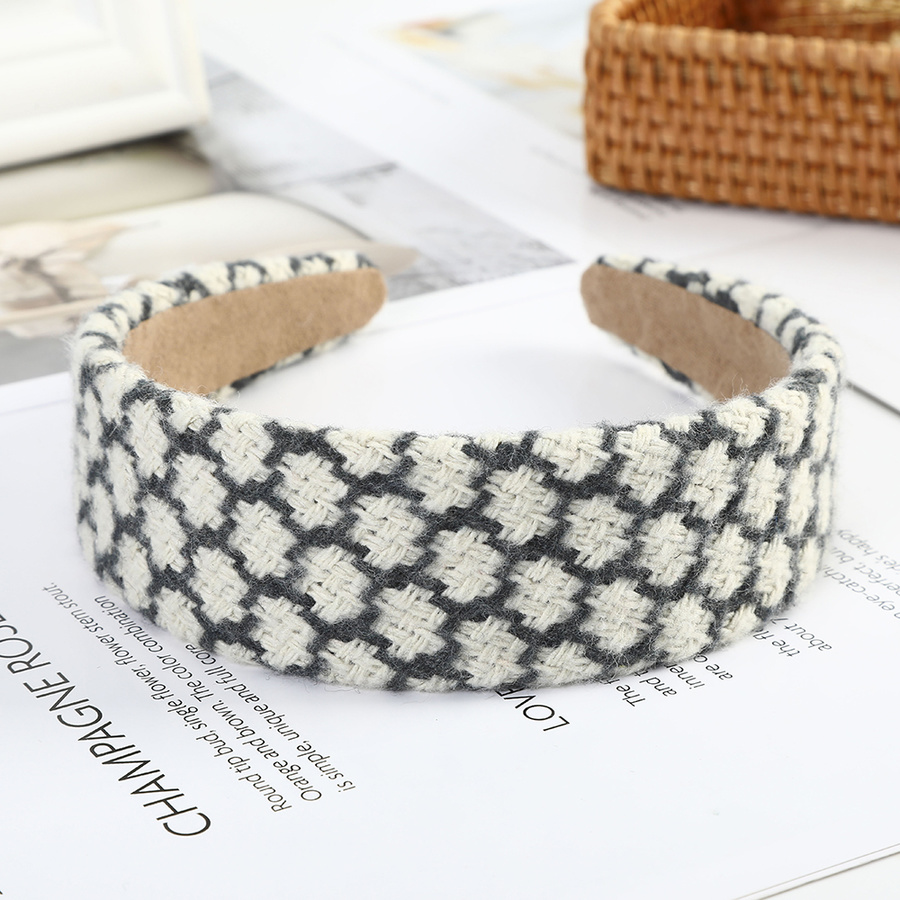 Cài tóc làm bằng len họa tiết caro phong cách thời trang Hàn dành cho phái đẹp