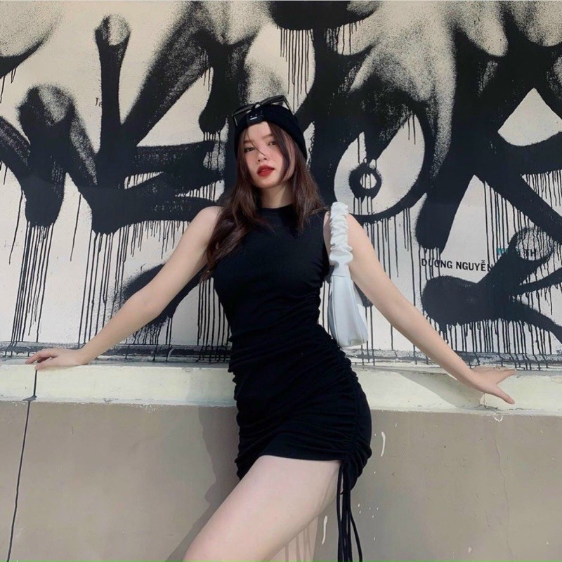 đầm sát nách rút dây đen