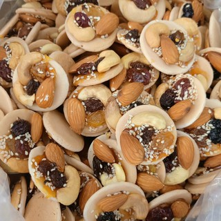 Bánh Đồng Tiền Mix Vị: Hạt Điều, Hạnh Nhân, Nho, Mè mới