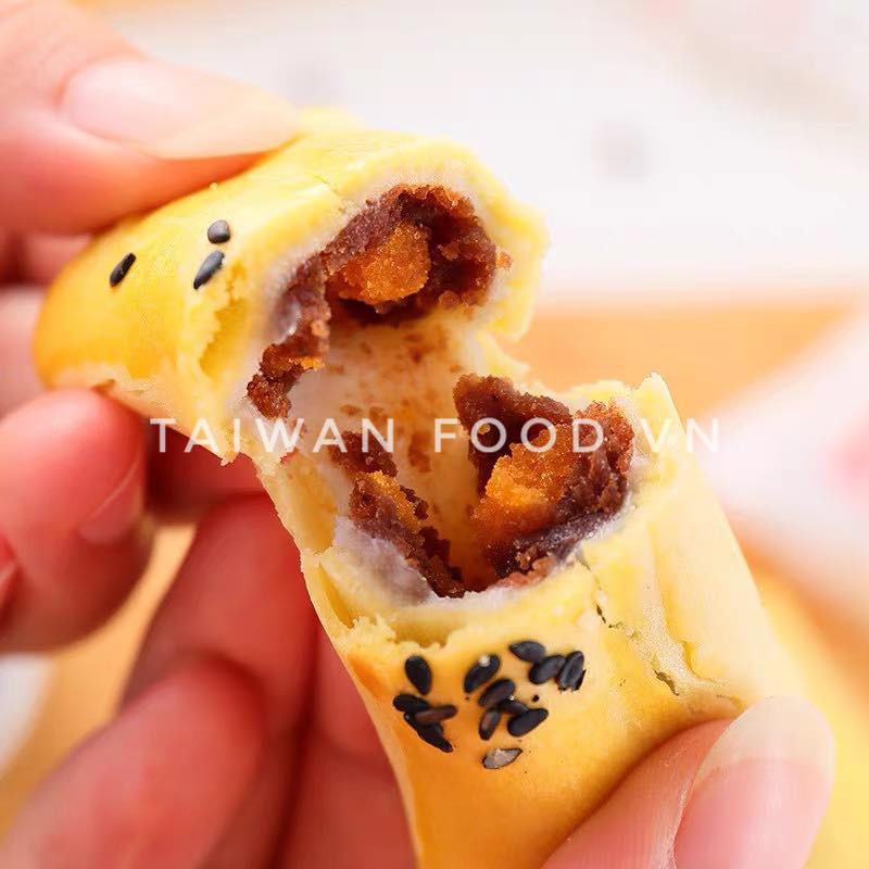 BÁNH NƯỚNG CUỘN TRỨNG MUỐI