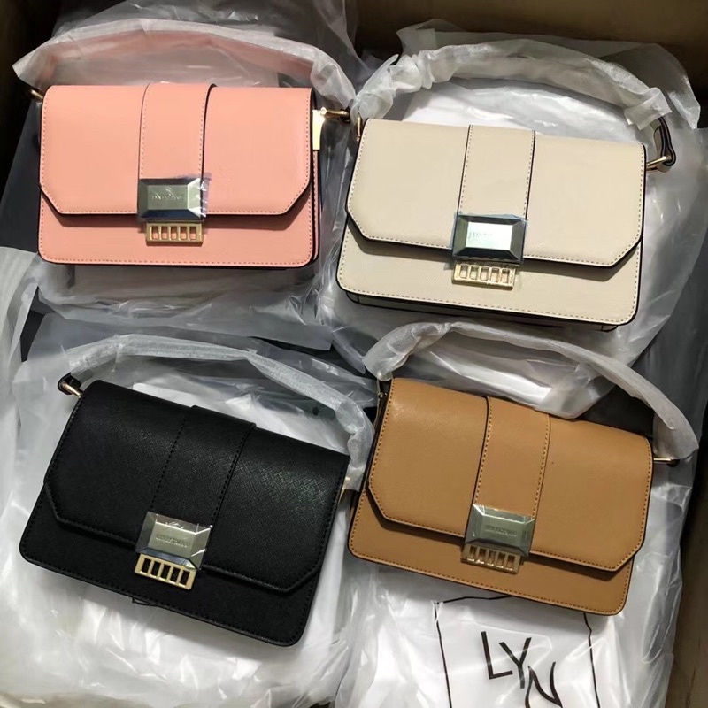 𝐓𝐮́𝐢 𝐋𝐘𝐍 𝐤𝐡𝐨𝐚́ 𝐯𝐮𝐨̂𝐧𝐠 đ𝐞𝐨 𝐜𝐡𝐞́𝐨