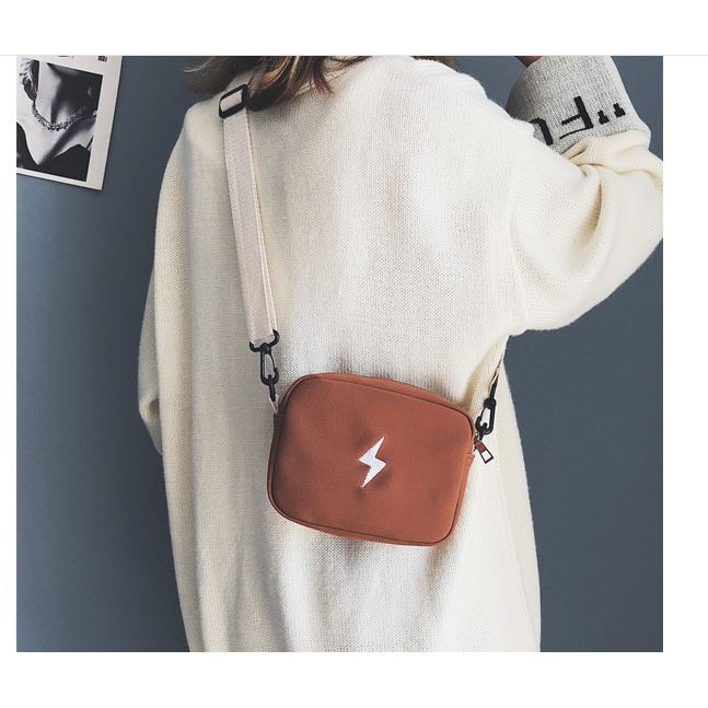 Túi đeo vai nữ cá tính hình tia chớp hot DV1028 | BigBuy360 - bigbuy360.vn