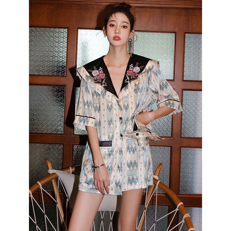 Bộ Đồ Ngủ Ngắn Tay Form Rộng Họa Tiết Thêu Thời Trang Dành Cho Nữ Mới
