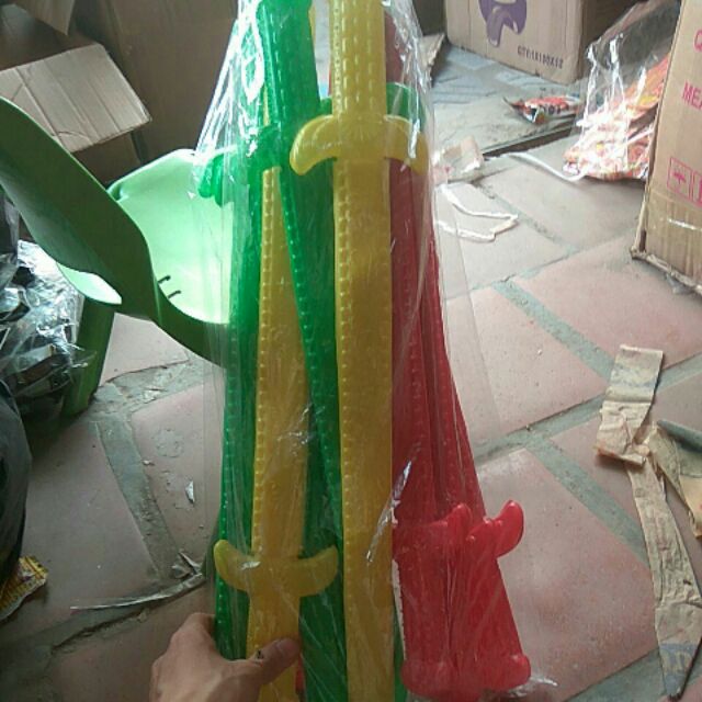 BỊCH KIẾM NHỰA