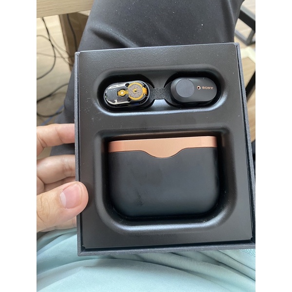 Tai phải và hộp sạc cho tai nghe sony wf-1000xm3