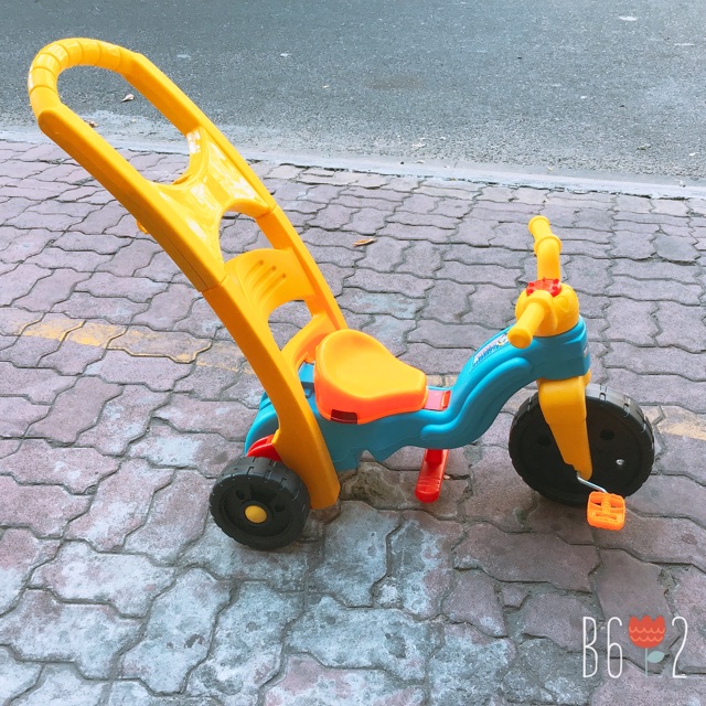 Xe đạp có tay đẩy