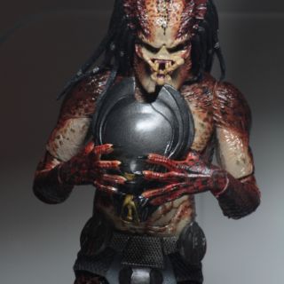 Mô hình Neca Lab Escape Fugitive Predator