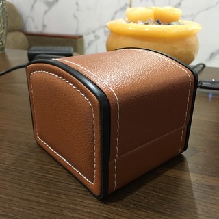 Hộp đựng đồng hồ đơn bằng da sang chảnh, kích thước 10cmx8cmx8cm đựng được tất cả các loại đồng hồ